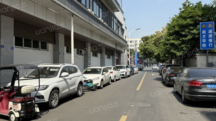 广场公寓外景图