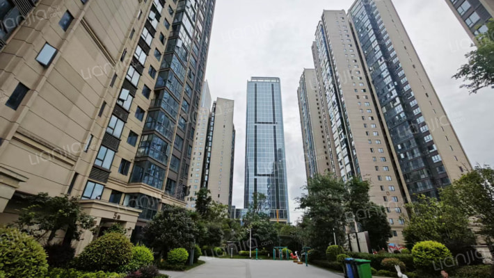 润和滨江广场外景图