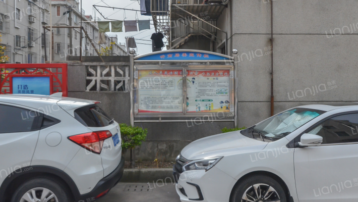 听潮六村外景图