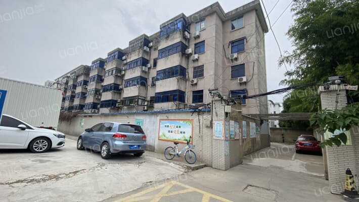 技校南家属区外景图