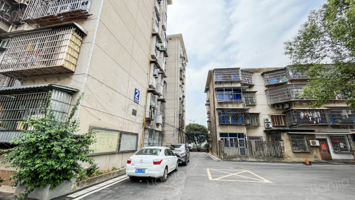 南郊公园宿舍外景图