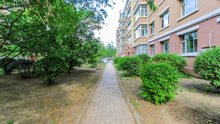 富奥花园C区外景图