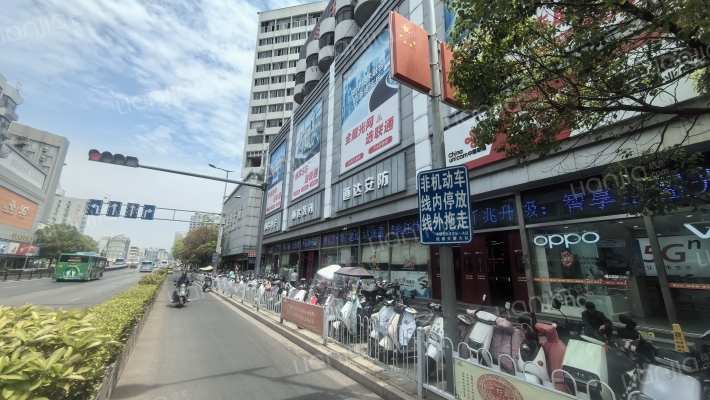 通达通信电子市场外景图