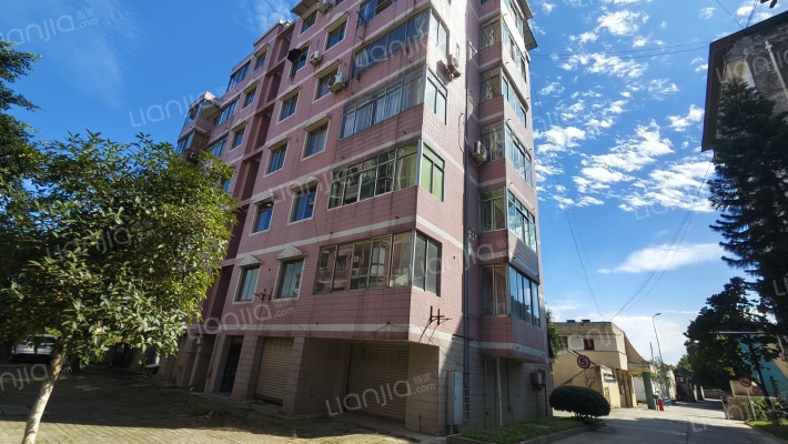 自来水厂宿舍外景图