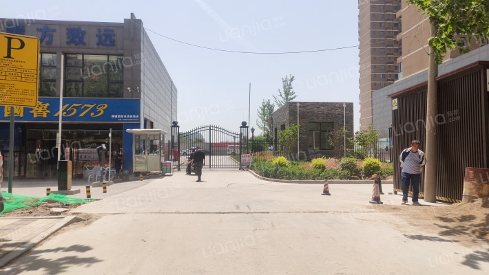 御居华庭外景图