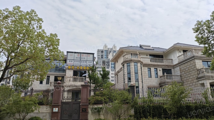 金屋山庄外景图