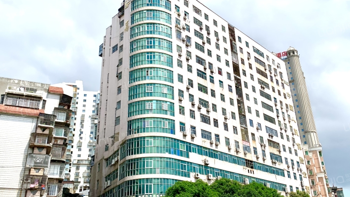 融武大厦外景图