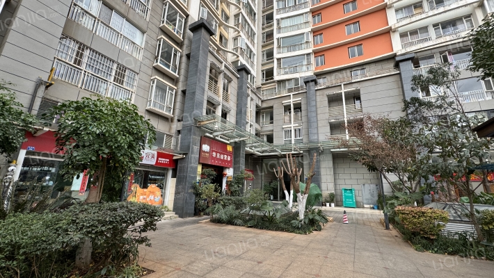 翠羽丹霞外景图