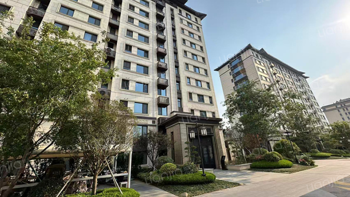 郡王府东郡外景图