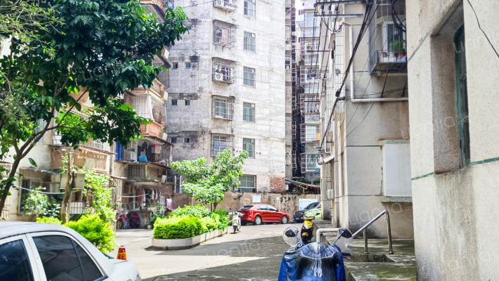 广西路桥二分公司生活区外景图