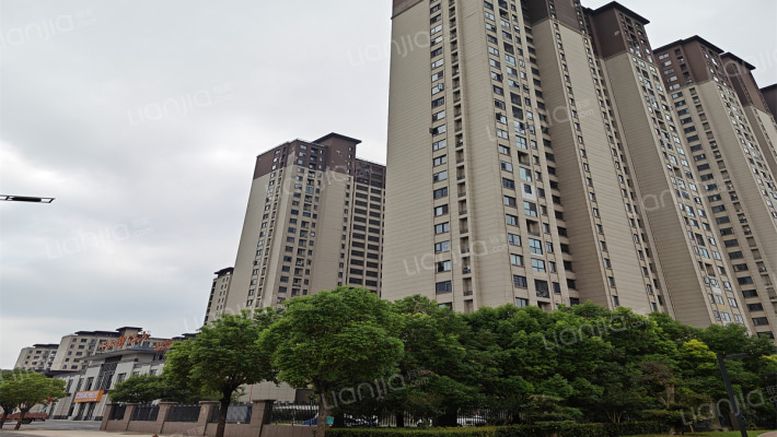 平和御江山外景图