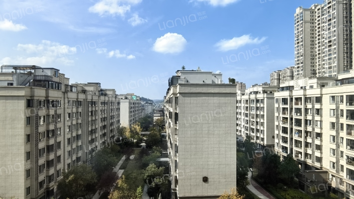 中铁逸都国际E区外景图