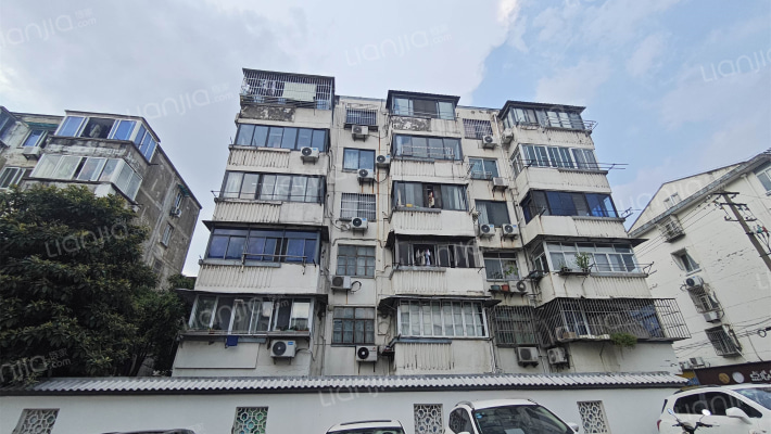 解放新村外景图