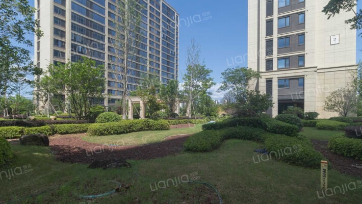 绿城·春来江南外景图