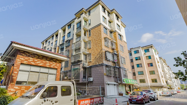 北岭景苑小区外景图