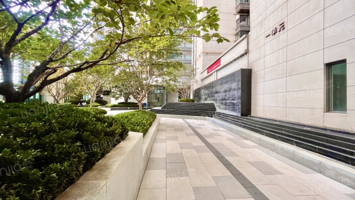 中海·寰宇中心外景图