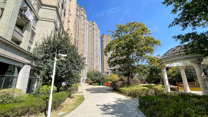 顺华路易城堡外景图