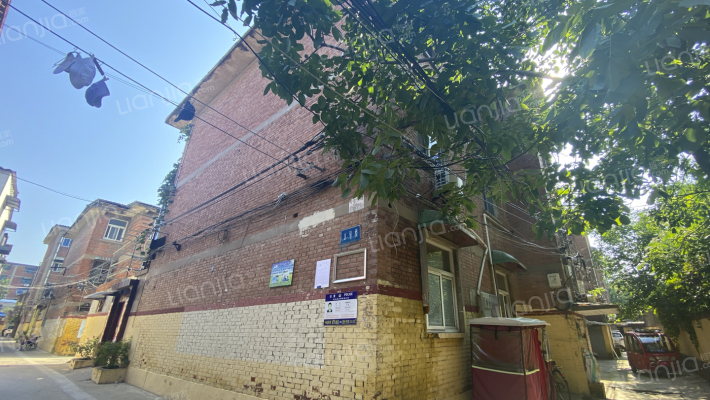 人劳局家属院外景图