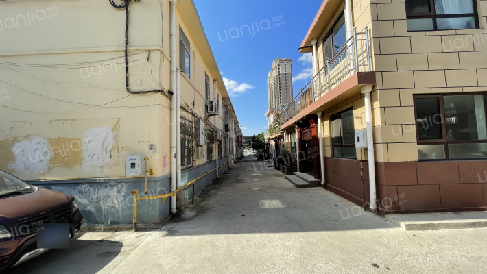 牟平区粮食局家属楼外景图