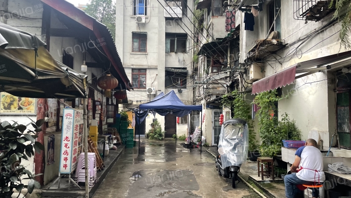 青龙巷13号院外景图