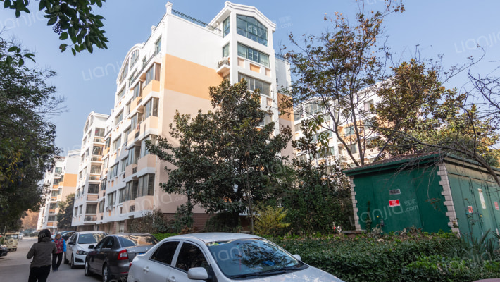 龙成香榭里花园外景图