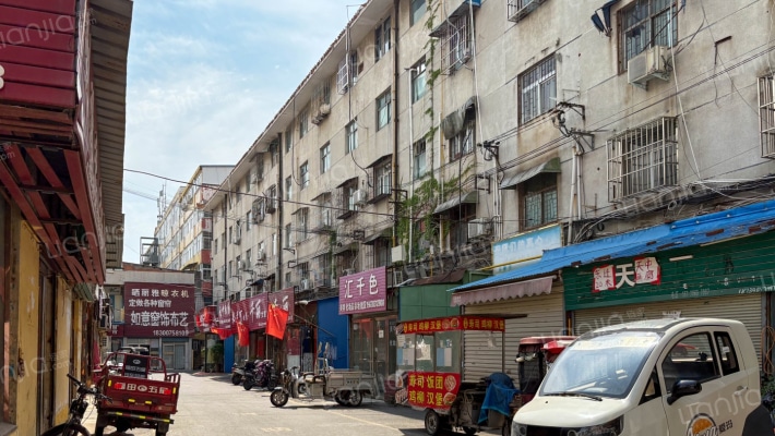 天龙市场家属院外景图