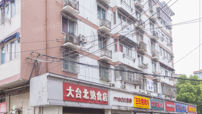 凤凰大街13号外景图