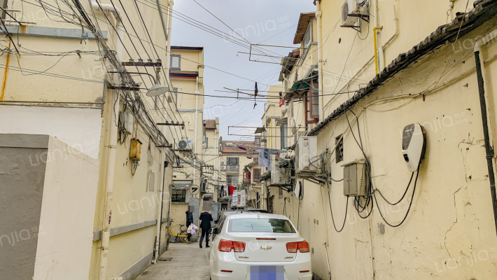 永嘉路300弄外景图