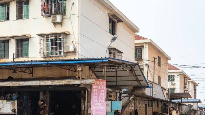 废旧物资市场宿舍外景图