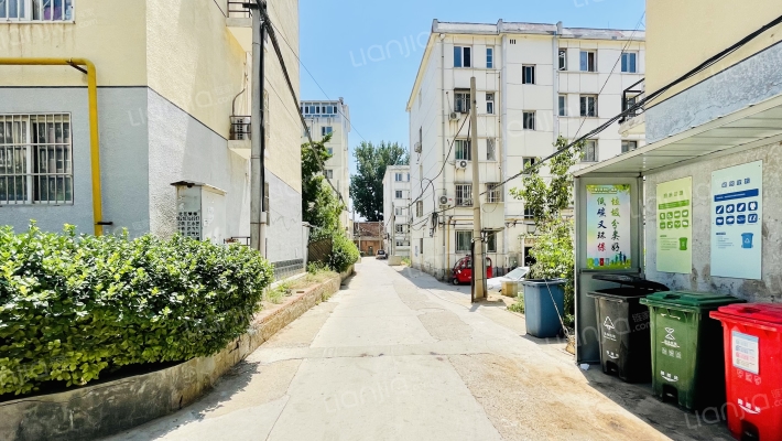 荣景公寓外景图