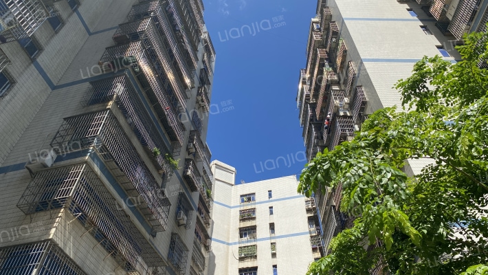 海南高速小区外景图