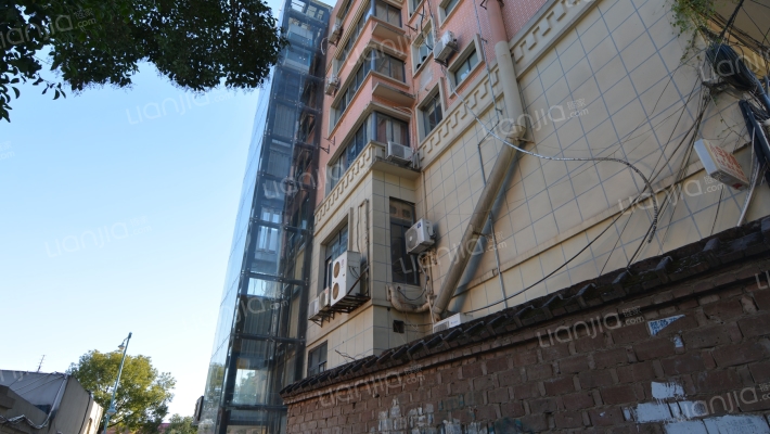 南麓大厦外景图