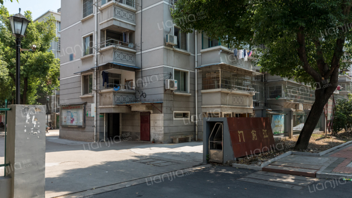 门前江公寓外景图