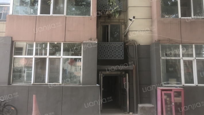 制药厂宿舍外景图