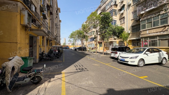 药厂家属院外景图