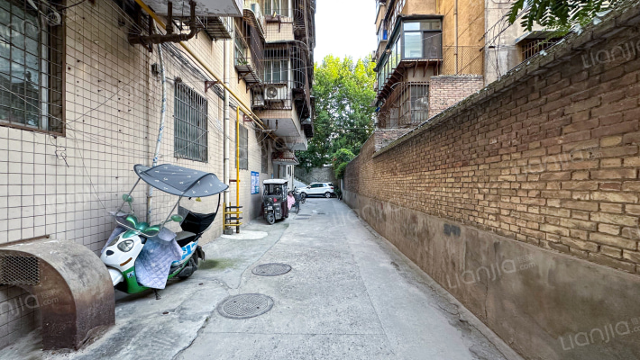 西铁局尚德路108号院外景图