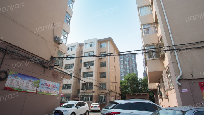 华龙泰汽配小区外景图