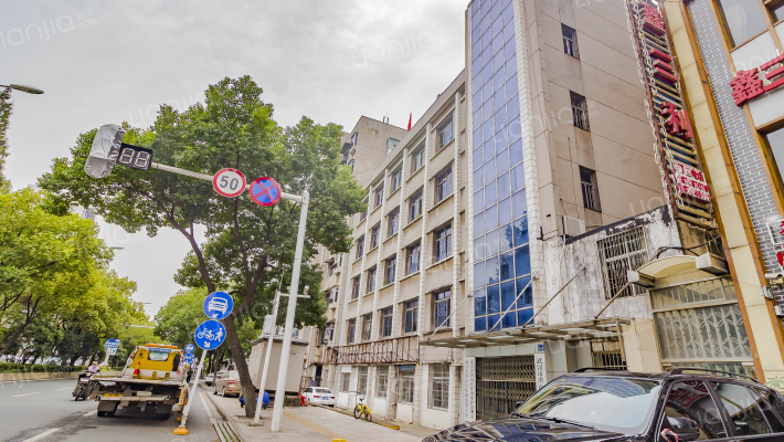 八一路342号外景图