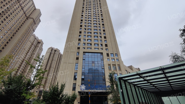 红星财富中心外景图