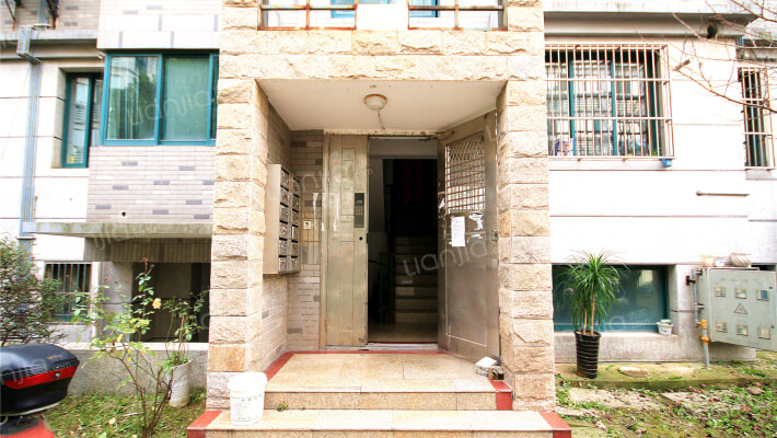 怡景苑小区外景图