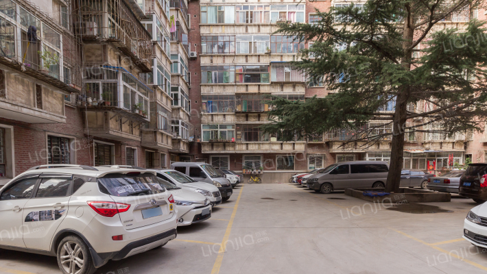 兰州建筑机械厂家属院外景图