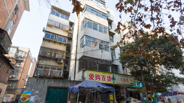 南阳路215号外景图