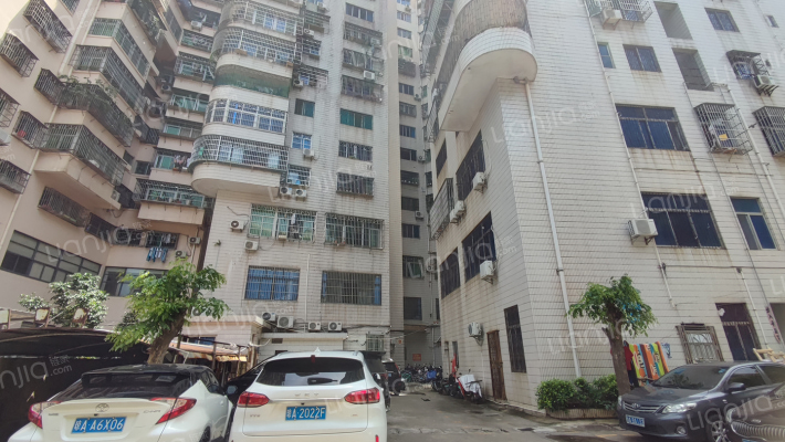 富民大厦外景图