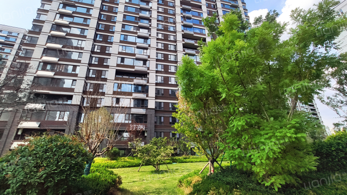 众成新华生活城外景图