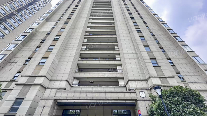 保利罗兰春天外景图