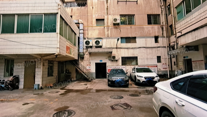 安宁百货公司家属院外景图