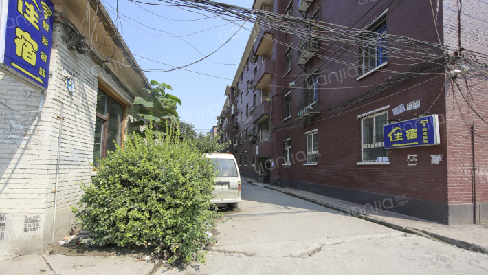 中铁六局太原铁建建南十号院外景图