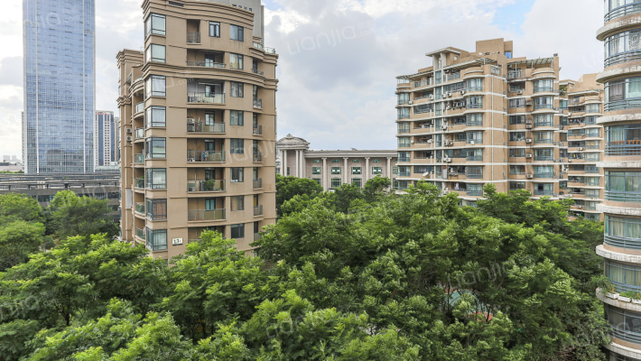 世茂名流外景图