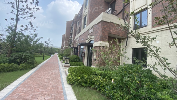 褐石源筑外景图