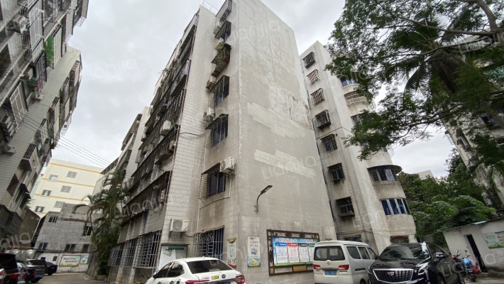 亚东公寓外景图